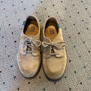 Boys tan suede bucks size 11